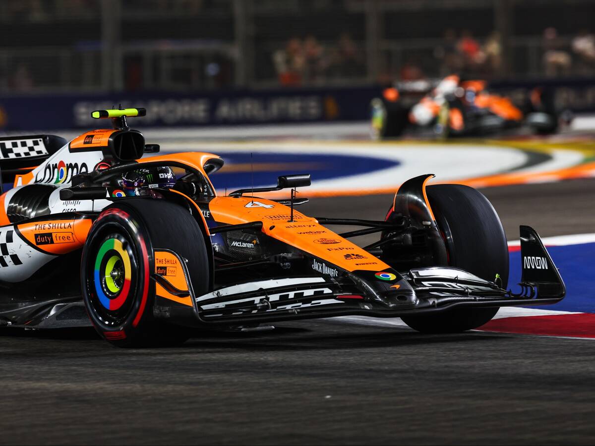 Foto zur News: Nach Sainz-Crash im Singapur-Qualifying: Lando Norris holt Pole!