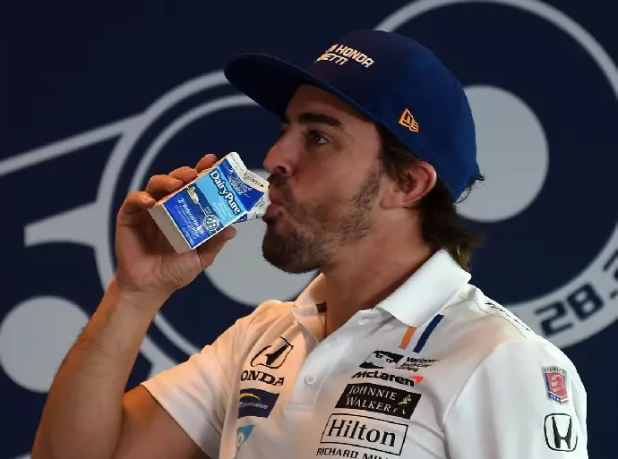 Foto zur News: Fernando Alonso: Bin vermutlich bald zu alt für die "Triple-Crown"