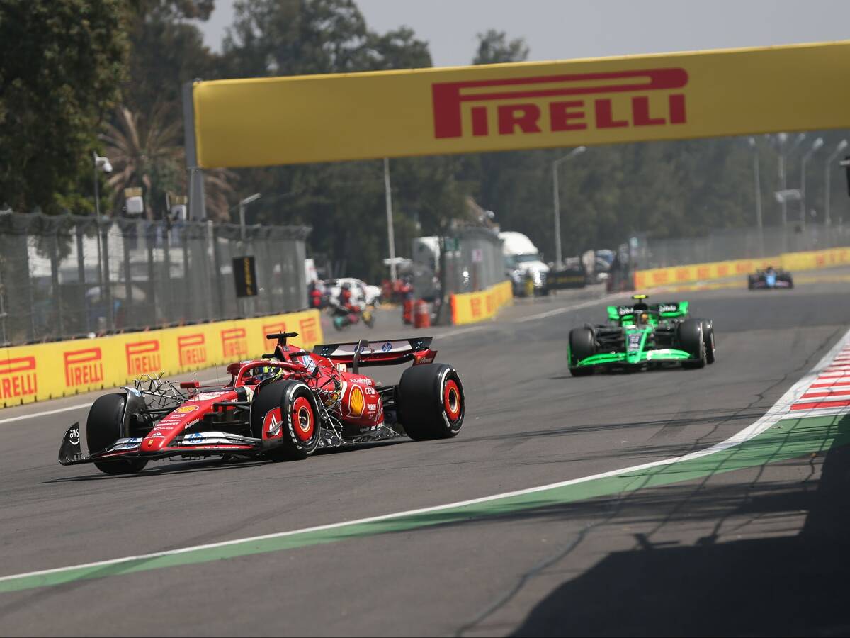 Foto zur News: Zweimal Rot im ersten Training: Albon crasht in Bearmans Ferrari!