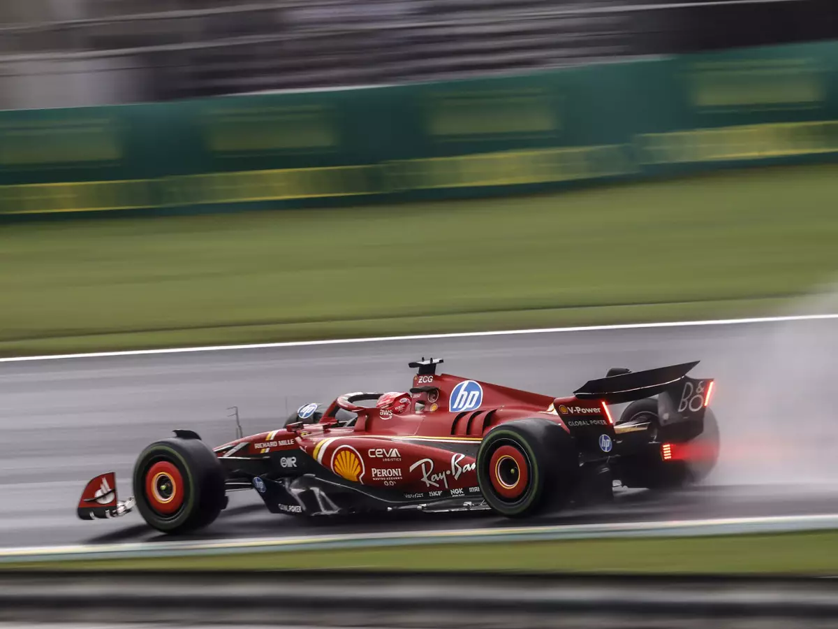 Foto zur News: Charles Leclerc ärgert sich: Der frühe Boxenstopp in Brasilien war "ein Fehler"