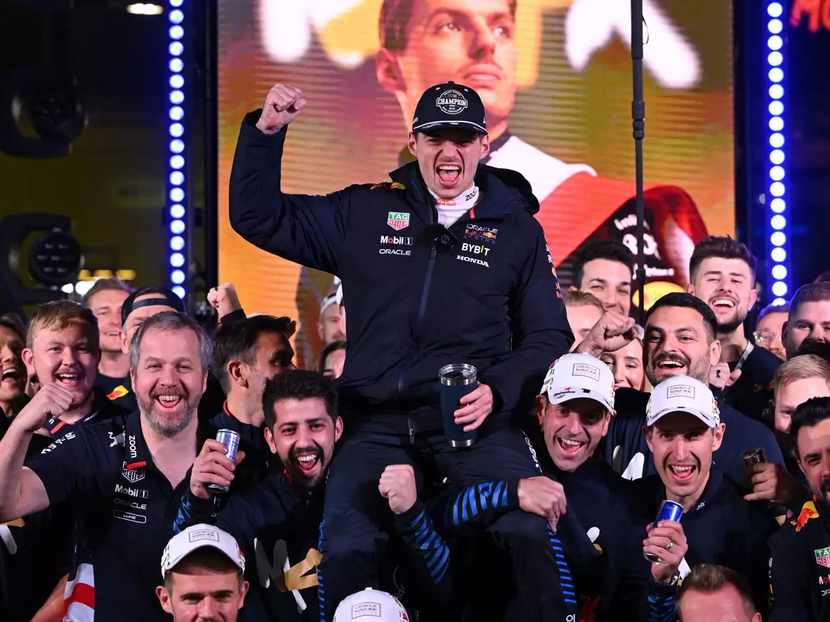 Foto zur News: Horner: Verstappen hat hinter den Kulissen härter gearbeitet als früher