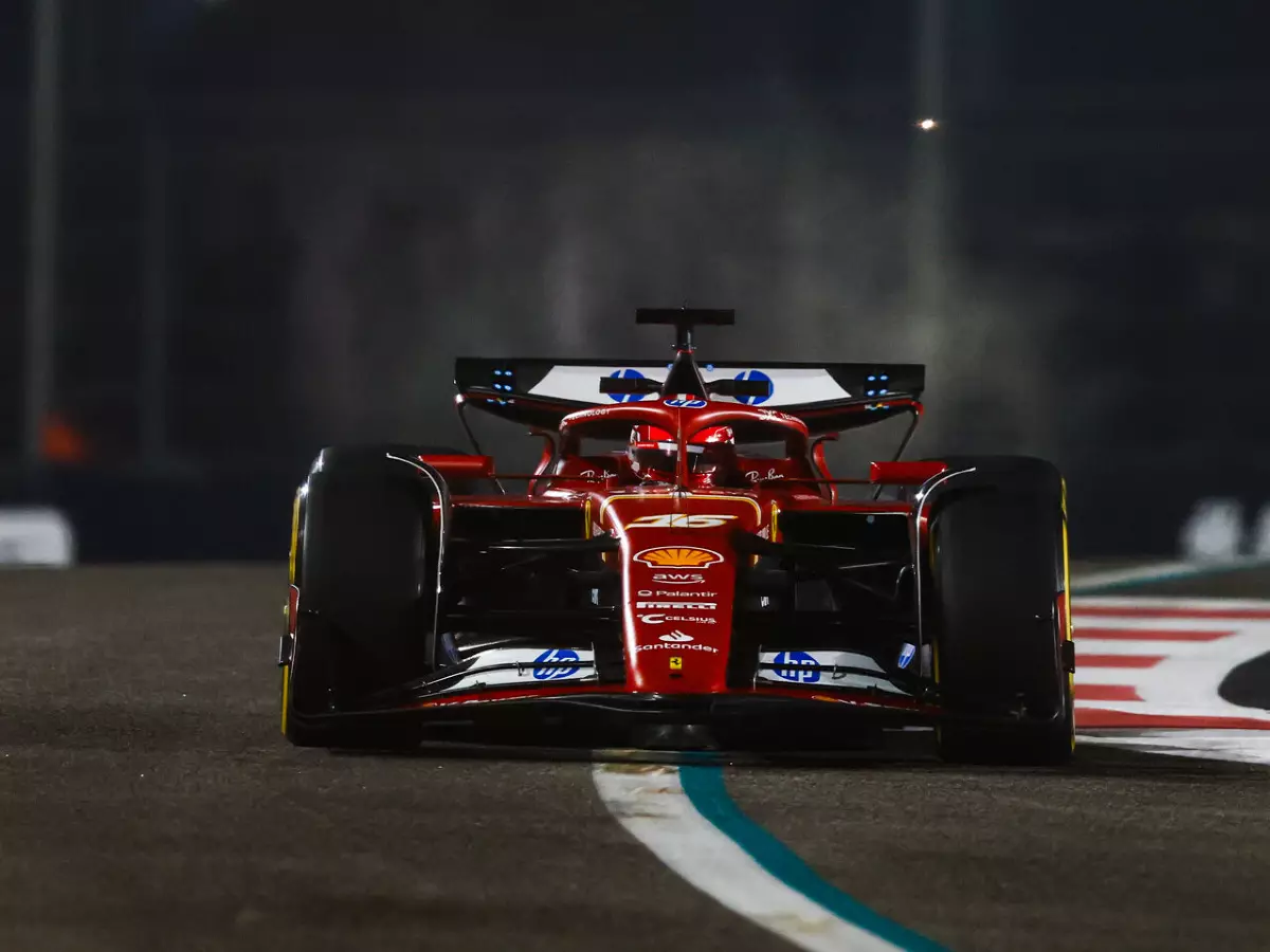 Foto zur News: Longruns Abu Dhabi: Ferrari geht baden, Hülkenberg brilliert