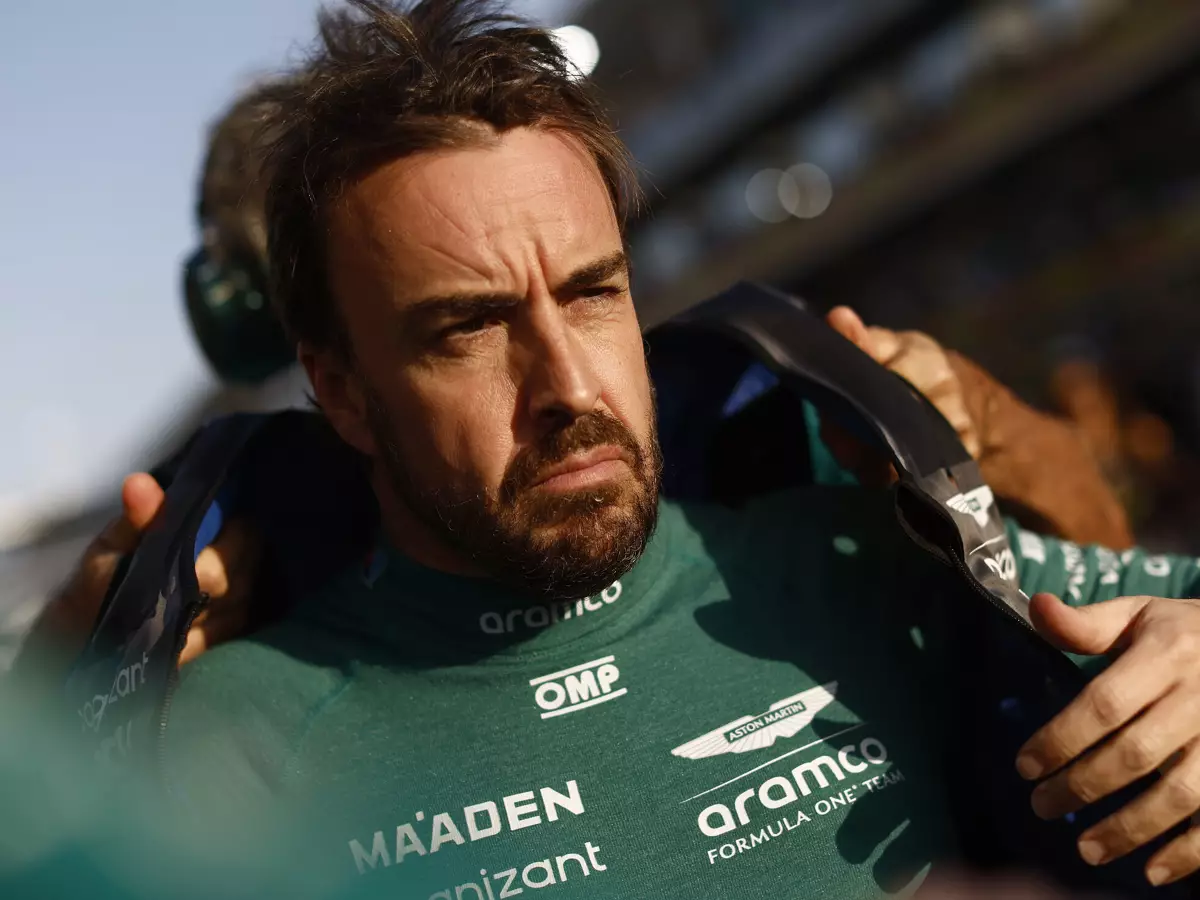 Foto zur News: Alonso: Wenn ich einen McLaren fahren würde, hätte ich keine Schmerzen