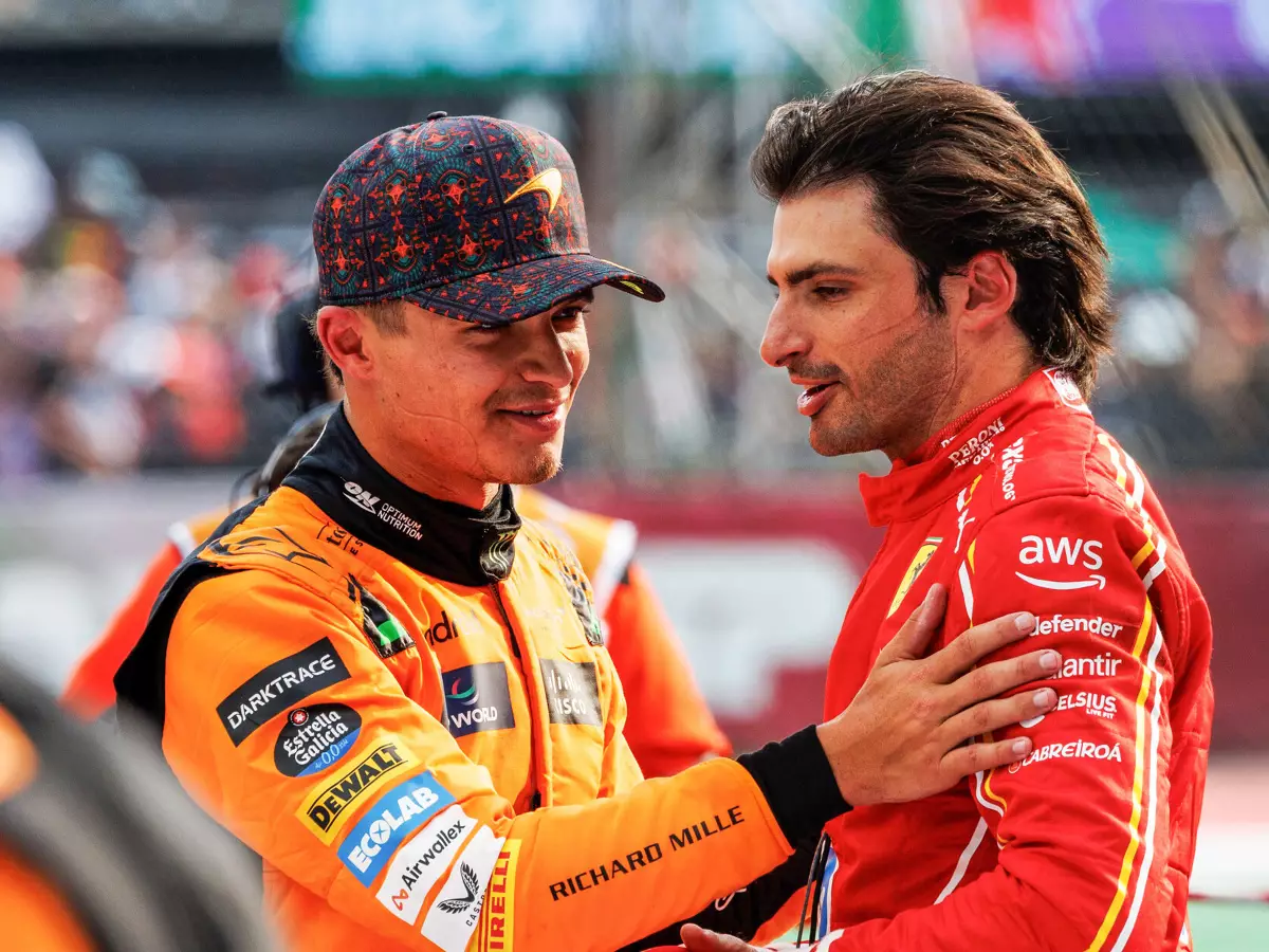 Foto zur News: Lando Norris: Carlos Sainz hat Ferrari-Cockpit nicht wegen Leistung verloren