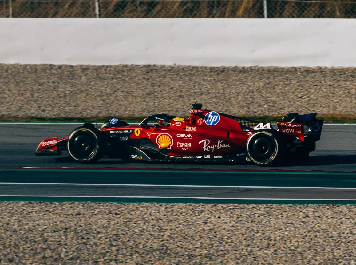 Foto zur News: Nach Hamilton-Crash in Barcelona: Testtag für Ferrari vorzeitig beendet!