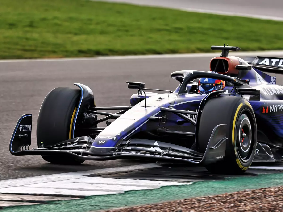 Foto zur News: Albon euphorisch: Macht der neue FW47 Williams wieder gefährlich?