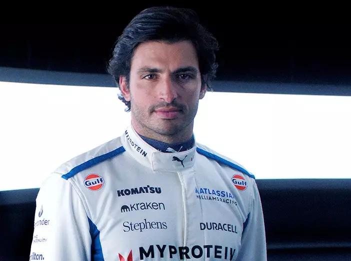 Foto zur News: Carlos Sainz: Ich sehe in Williams-Blau viel schlanker aus!