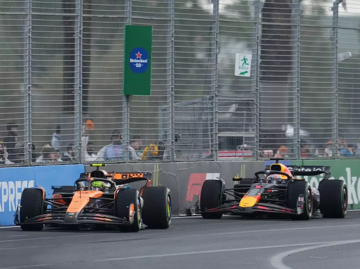 Foto zur News: Schaden am Unterboden: Lando Norris mit Handicap im Kampf mit Verstappen