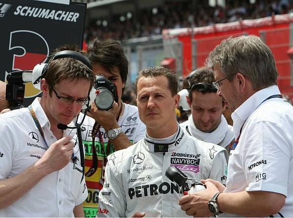 Foto zur News: Mercedes: Schumacher kommt im Team gut an