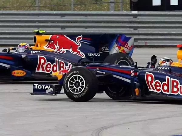 Foto zur News: Vettel vs. Webber: Spielt Red Bull wirklich fair?