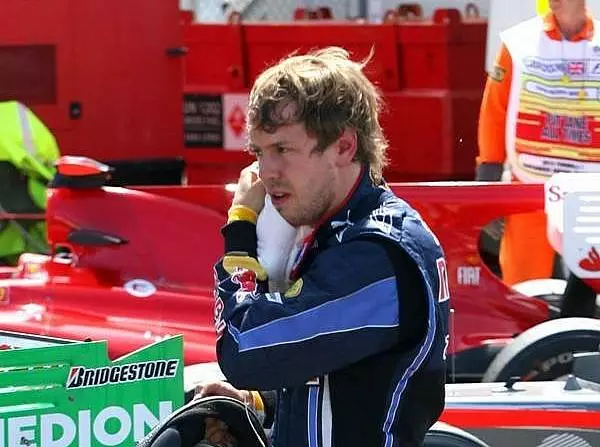 Foto zur News: Vettel: "Kein Trost, wenn man gewinnen kann"