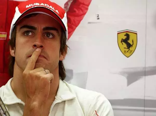 Foto zur News: Alonso: "Wir müssen nach vorne schauen"