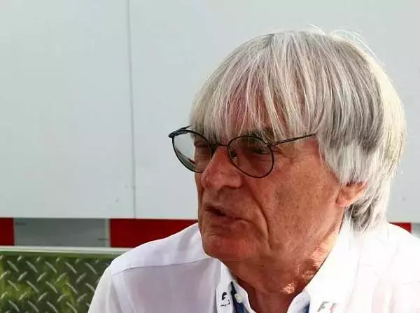 Foto zur News: Ecclestone: Fish #AND# Chips und Vertragsgespräche