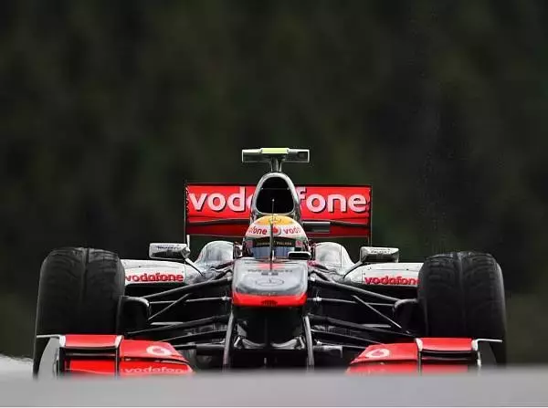 Foto zur News: Beide McLaren-Mercedes-Piloten deutlich glücklicher