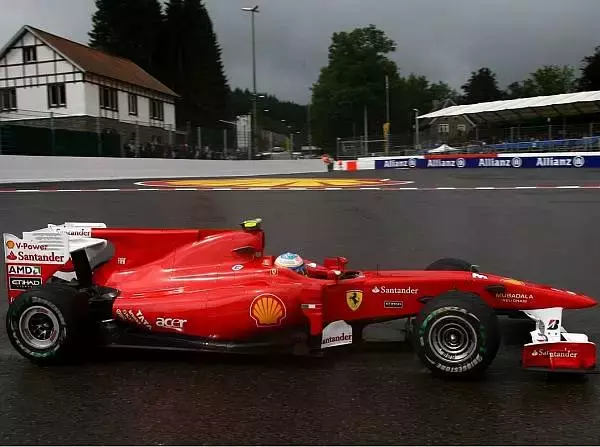 Foto zur News: Ferrari im Bann der wechselhaften Wetterbedingungen