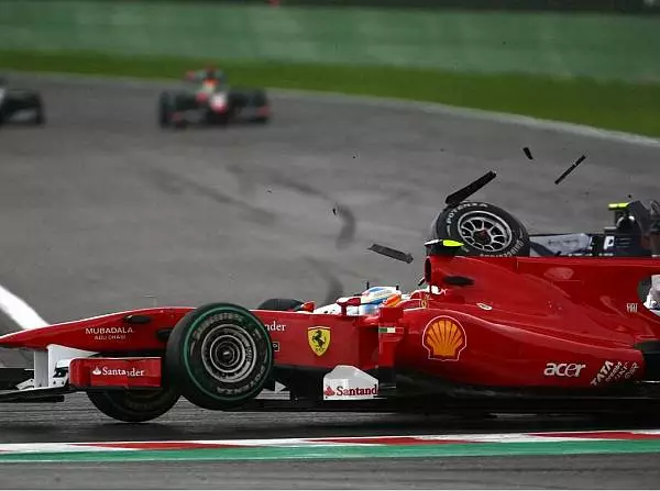 Foto zur News: Ferrari: Alonso abgeschossen - Massa makellos