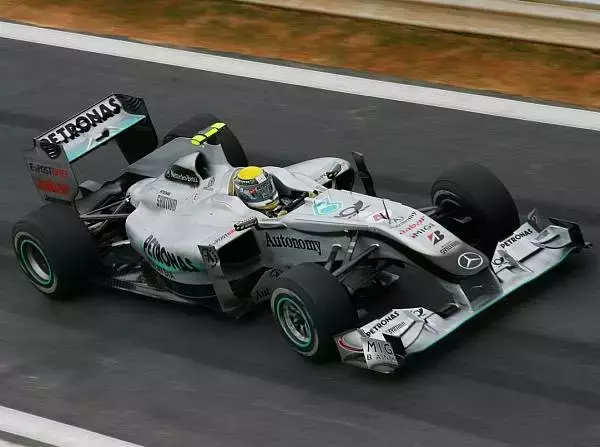 Foto zur News: Mercedes im Qualifying "bestmöglich" unterwegs