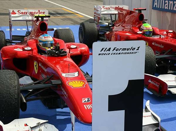 Foto zur News: Alonso: "Hätte kein Problem mit Vettel"