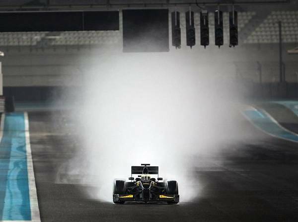 Foto zur News: Reifentest in Abu Dhabi: Pirelli ist bereit für den Saisonstart