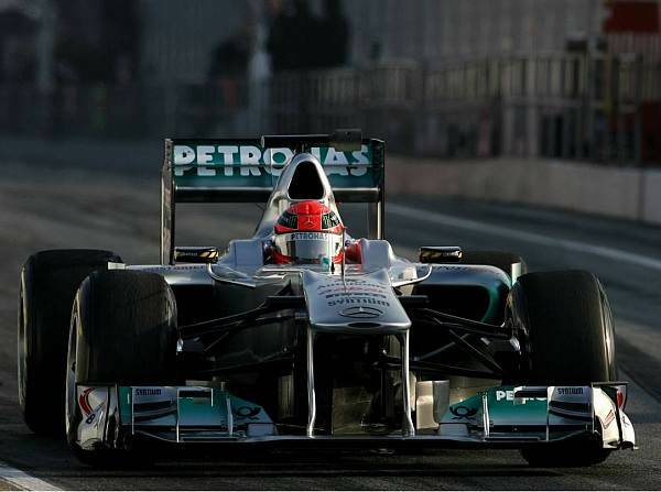 Foto zur News: Tests in Barcelona: Paukenschlag durch Mercedes!