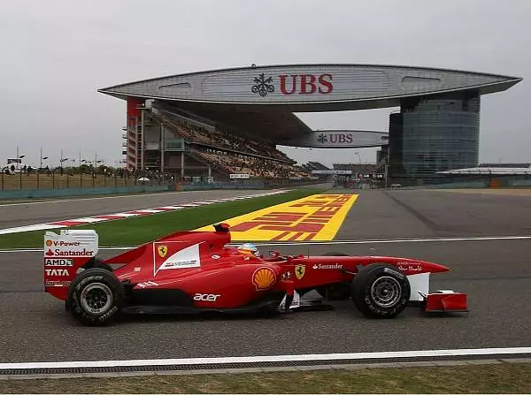 Foto zur News: Alonso hält Podestplatz für unmöglich