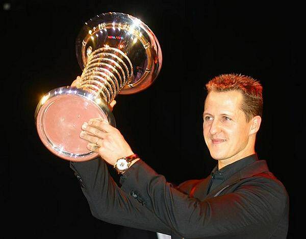 Foto zur News: Original-WM-Pokal steht bei Schumacher