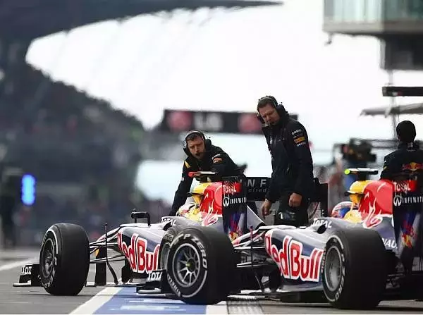 Foto zur News: Red Bull: Webber glücklich - Vettel noch nicht