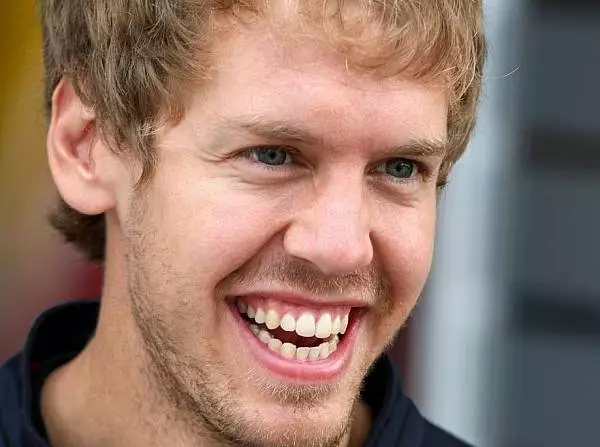 Foto zur News: Vettel: "Das Podest ist hier sehr schön..."