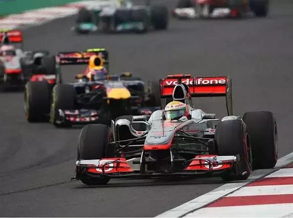 Foto zur News: McLaren-Mercedes mit gestutzten Flügeln