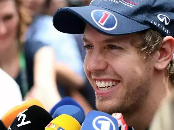 Foto zur News: Vettel: "Und plötzlich sind die Blätter weg..."