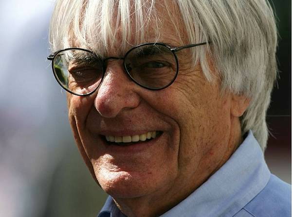 Foto zur News: Ecclestone erteilt Austin eine Lektion