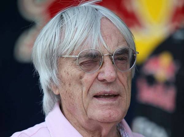 Foto zur News: Ecclestone: Kunden-Jahreswagen für Hinterbänkler?