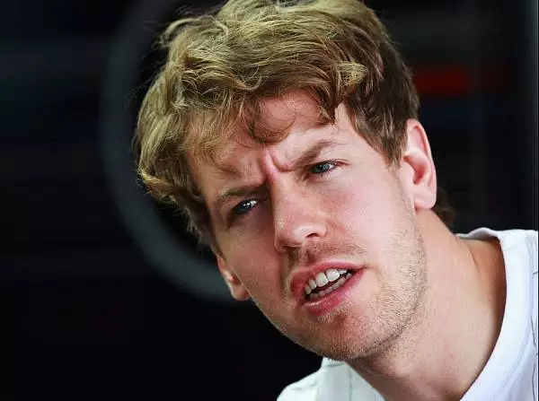 Foto zur News: Vettel: "Kein Grund zur Panik"