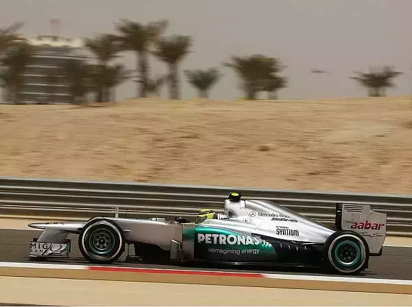 Foto zur News: Rosberg auch in Bahrain klar vor allen anderen