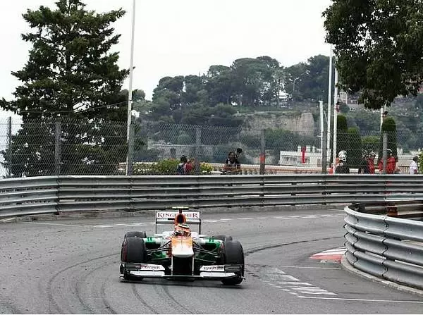 Foto zur News: Hülkenberg im Verkehr: Typisch Monaco