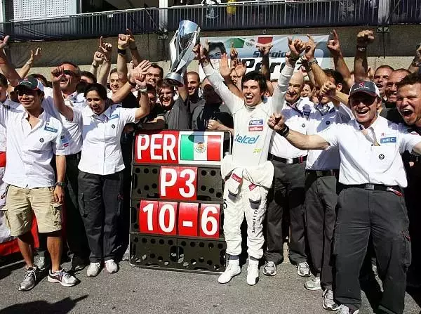 Foto zur News: Sauber bejubelt Perez: Von Startplatz 15 aufs Podium!