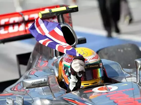 Foto zur News: Zwischen Hamilton-Hoch und Button-Krise