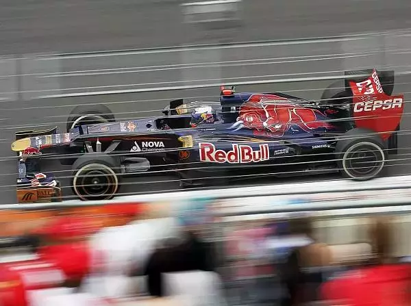 Foto zur News: Toro Rosso nicht schnell aber zufrieden