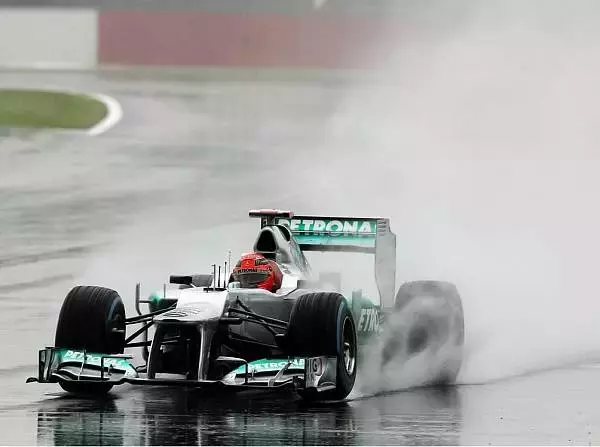 Foto zur News: Mercedes zufrieden: Das gute, alte Silverstone!