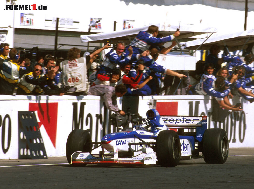 Foto zur News: Damon Hill wird auf dem Hungaroring 1997 Zweiter