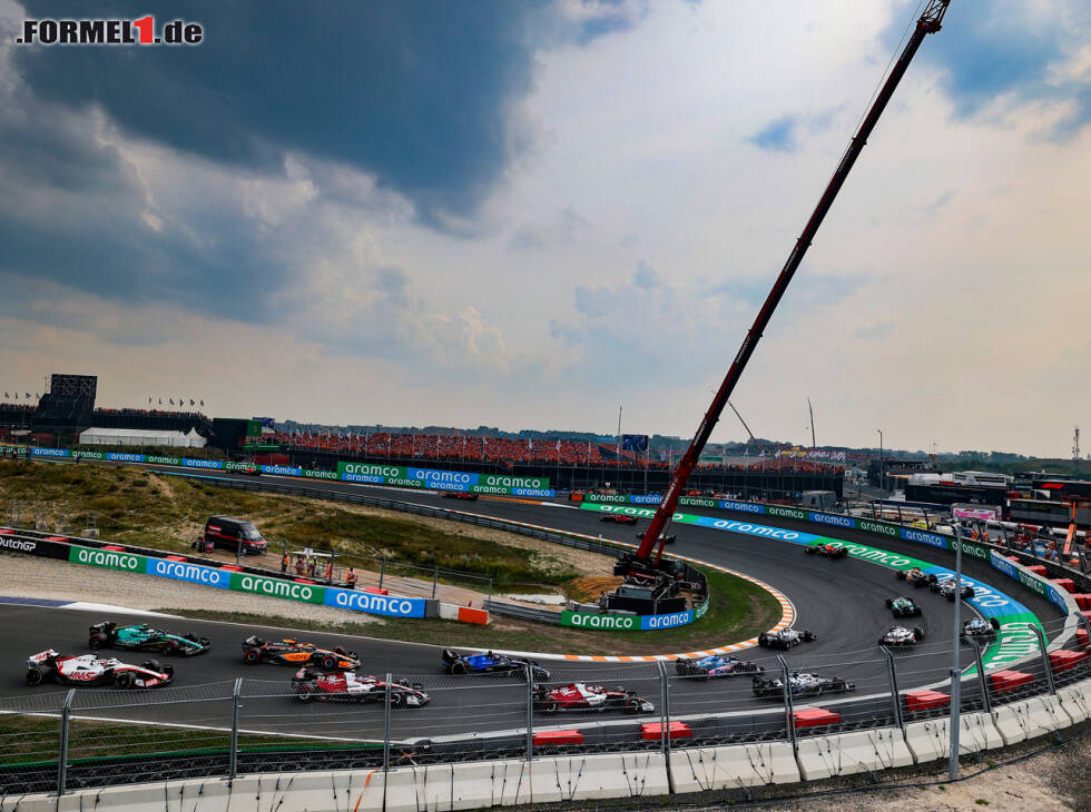 Foto zur News: Renn-Action beim GP Niederlande 2022 in Zandvoort