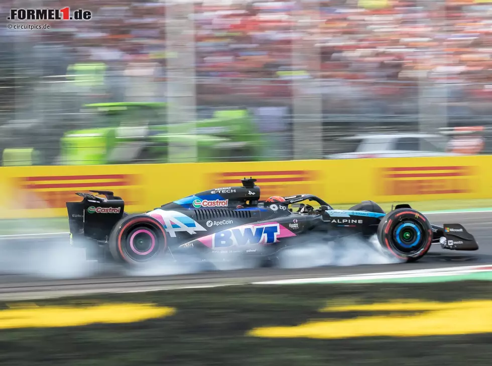 Foto zur News: Esteban Ocon verbremst sich im Alpine A524 beim Formel-1-Rennen in Monza 2024