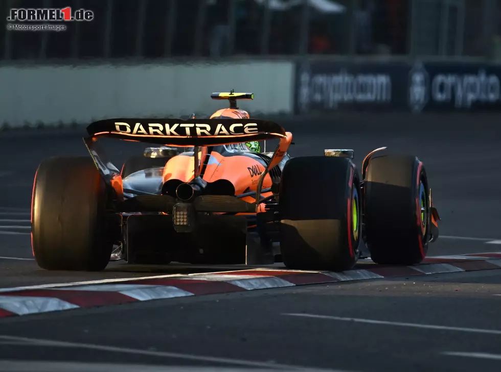 Foto zur News: Lando Norris (McLaren MCL38) beim Formel-1-Rennen in Baku 2024