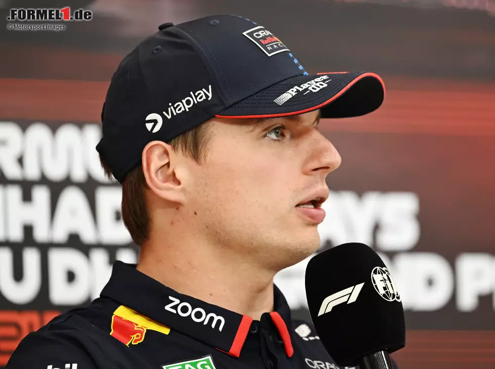 Foto zur News: Max Verstappen bei der FIA-Pressekonferenz vor dem Abu-Dhabi-GP 2024