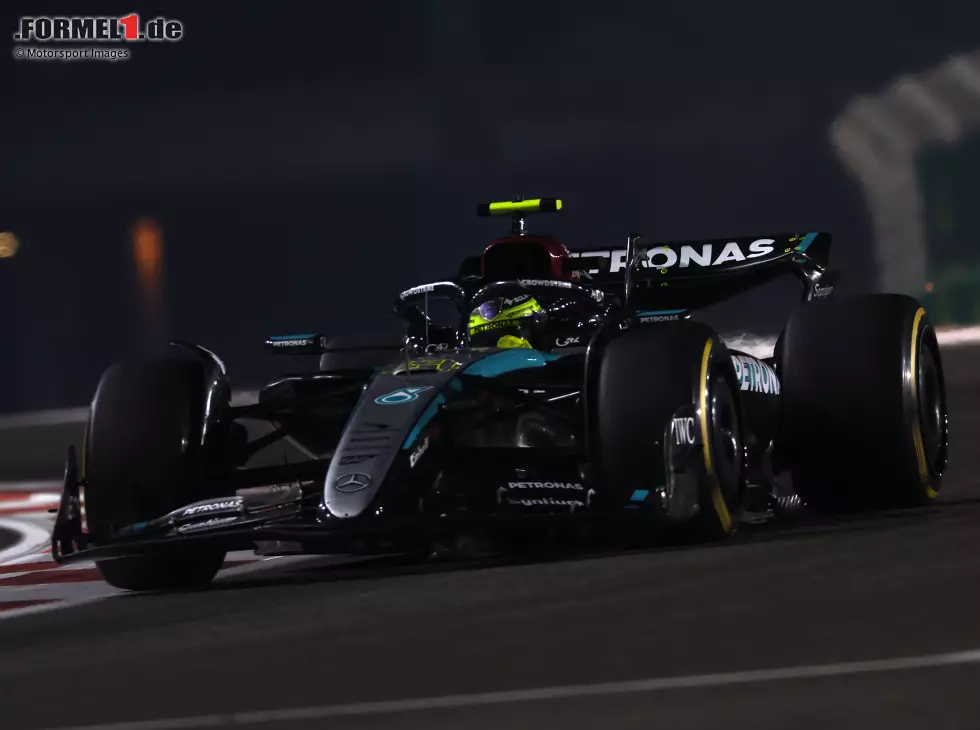 Foto zur News: Lewis Hamilton (Mercedes W15) beim Formel-1-Rennen in Abu Dhabi 2024