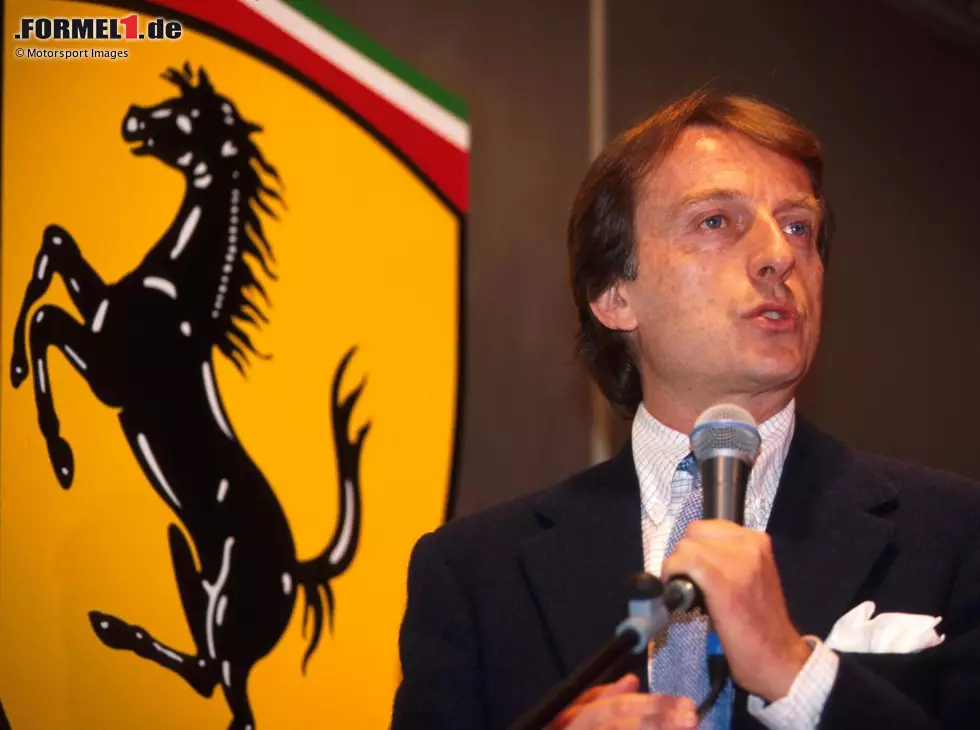 Foto zur News: Luca di Montezemolo vor einem Ferrari-Logo