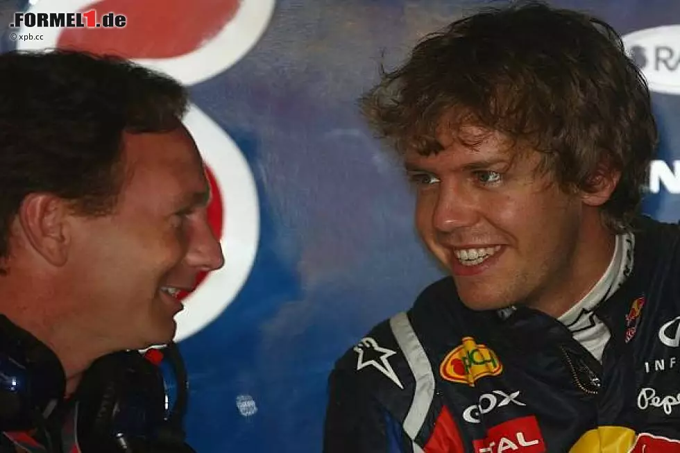 Foto zur News: Sebastian Vettel, Christian Horner (Teamchef)