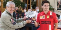 Foto zur Video: Charles Leclerc bei Dreharbeiten in Monaco