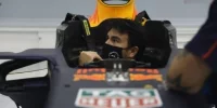 Foto zur Video: Sergio Perez zu Besuch in der Red-Bull-Fabrik